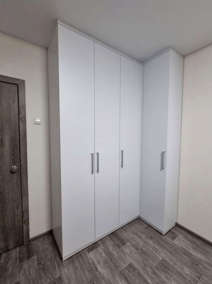 Распашной шкаф на заказ - распашные шкафы на заказ, КомодМск Москва, белый угловой
